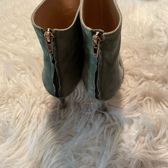 Luxurious shooties by Things to Come. - Picture 2 of 4